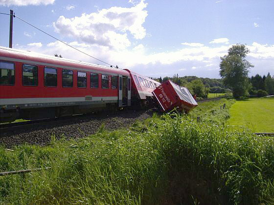 Wieder tragischer Unfall am unbeschrankten B Erbsen!